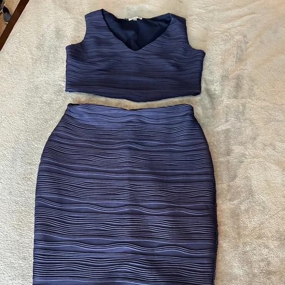 jlo navy blue dress Jennifer Lopez shimmers in gown